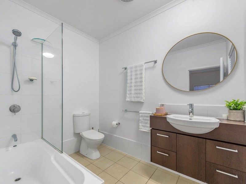 1/31 Burrai Street, Morningside QLD 4170