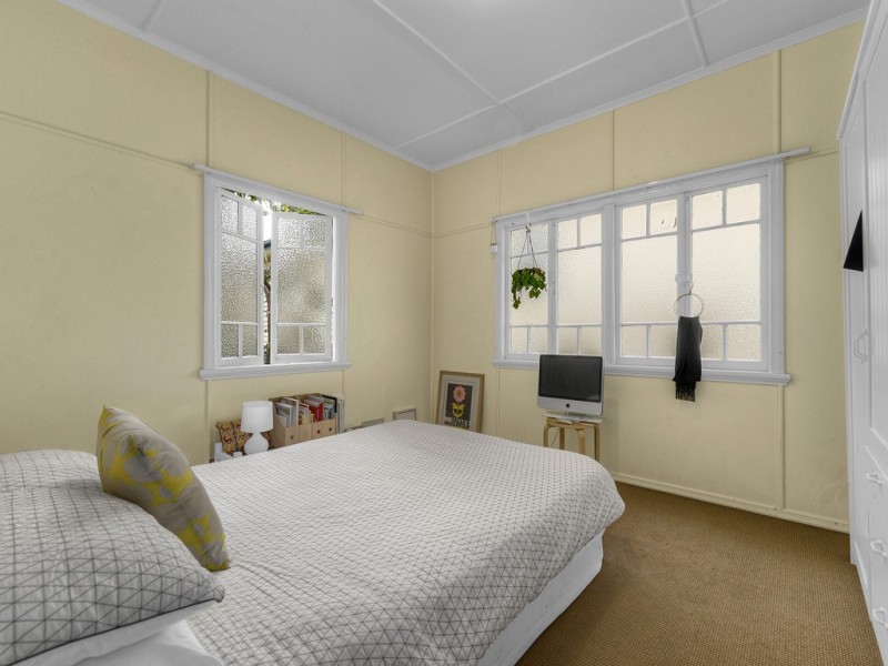 32 Swan Terrace, Windsor QLD 4030