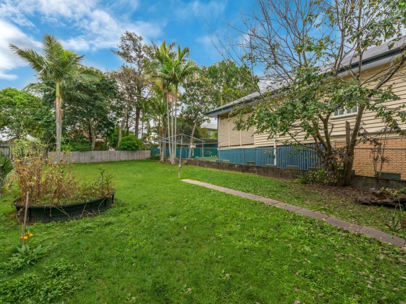 32 Swan Terrace, Windsor QLD 4030