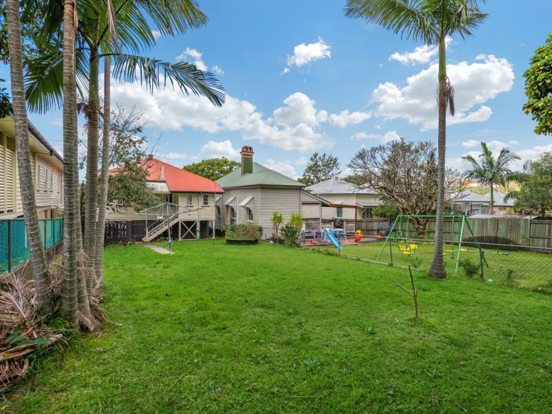 32 Swan Terrace, Windsor QLD 4030
