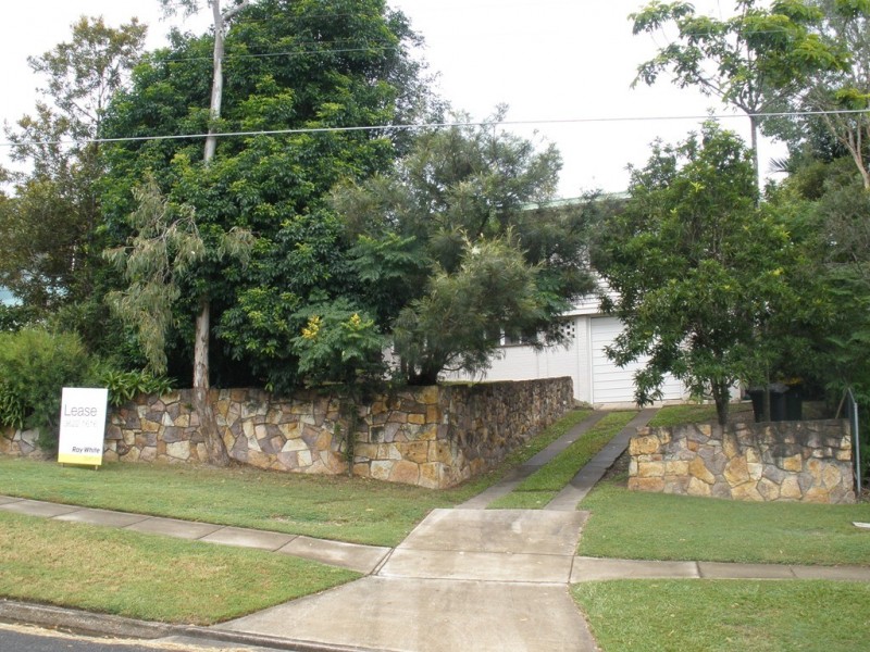 98 Minimine Street, Stafford Heights QLD 4053