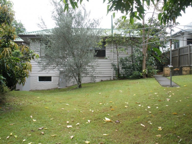 98 Minimine Street, Stafford Heights QLD 4053