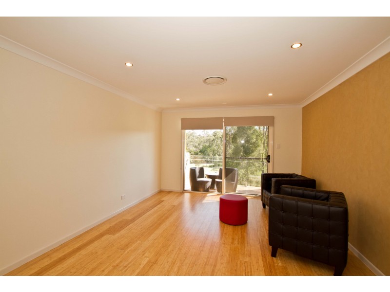 3 Merino Close, Ferny Hills QLD 4055