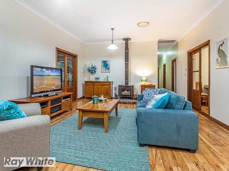 7 Phoebe Court, Bunya QLD 4055