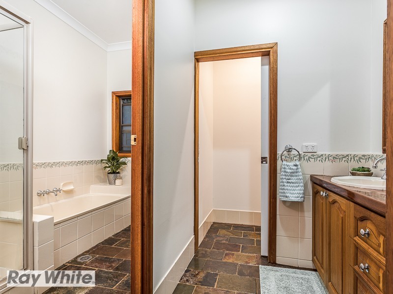 7 Phoebe Court, Bunya QLD 4055