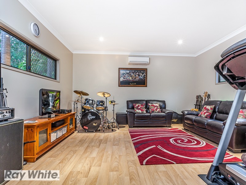 7 Phoebe Court, Bunya QLD 4055