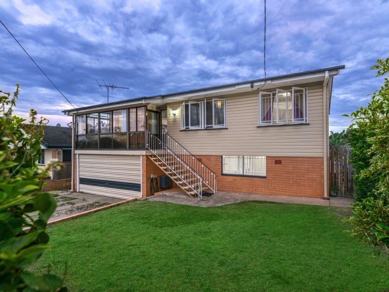 8 Sloane Street, Stafford Heights QLD 4053