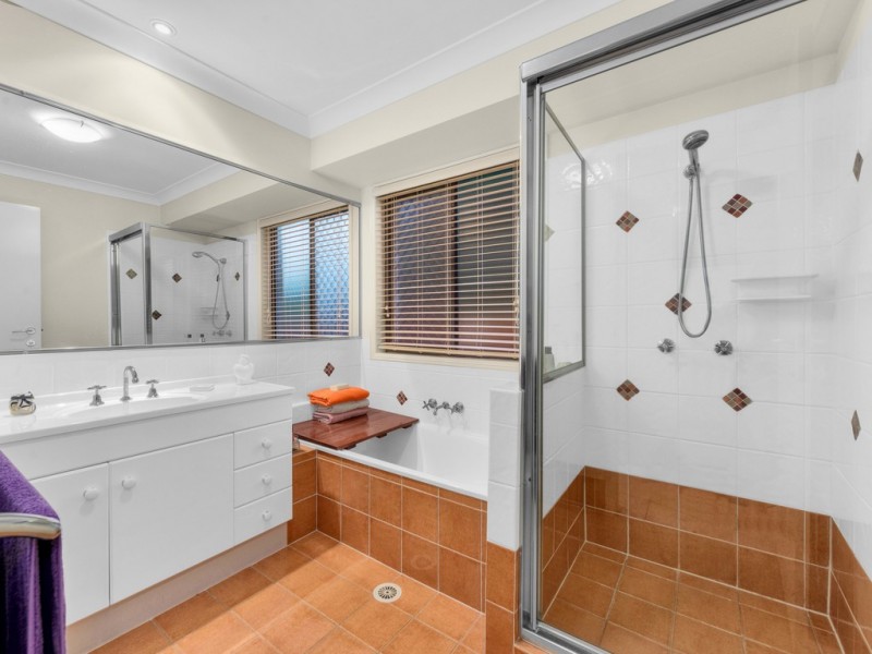 2 Leanne Close, Mcdowall QLD 4053