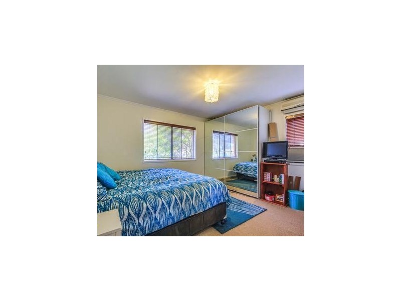 12 Chuter Street, Stafford Heights QLD 4053