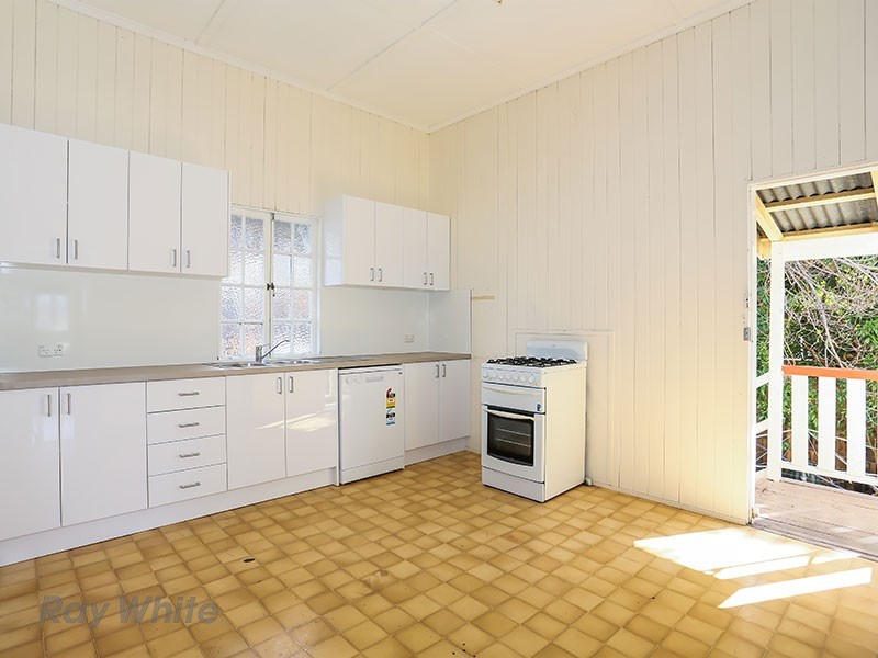 12 Camden Street, Albion QLD 4010