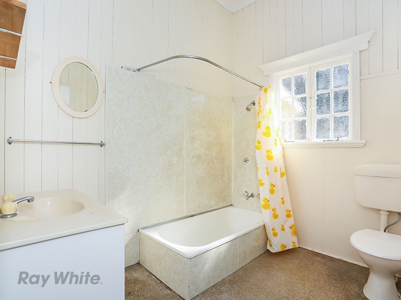 12 Camden Street, Albion QLD 4010