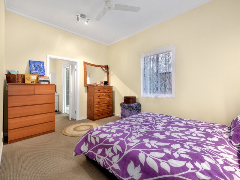 11 Park Road, Yeronga QLD 4104