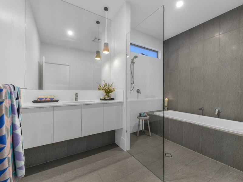 24 Rawson Street, Wooloowin QLD 4030