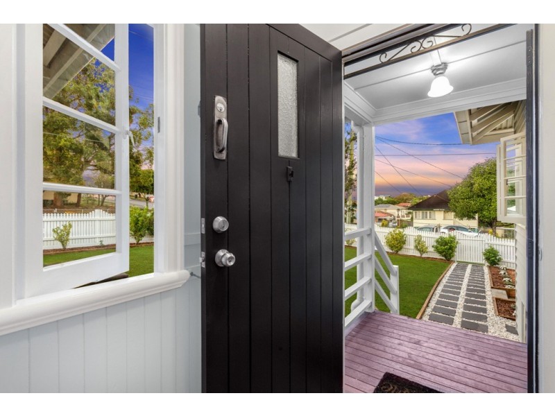 136 Clifford Street, Stafford Heights QLD 4053