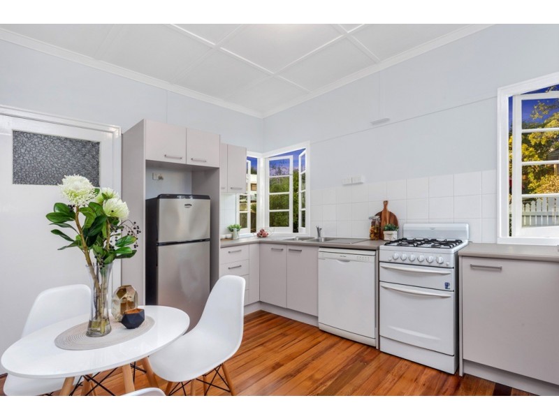 136 Clifford Street, Stafford Heights QLD 4053