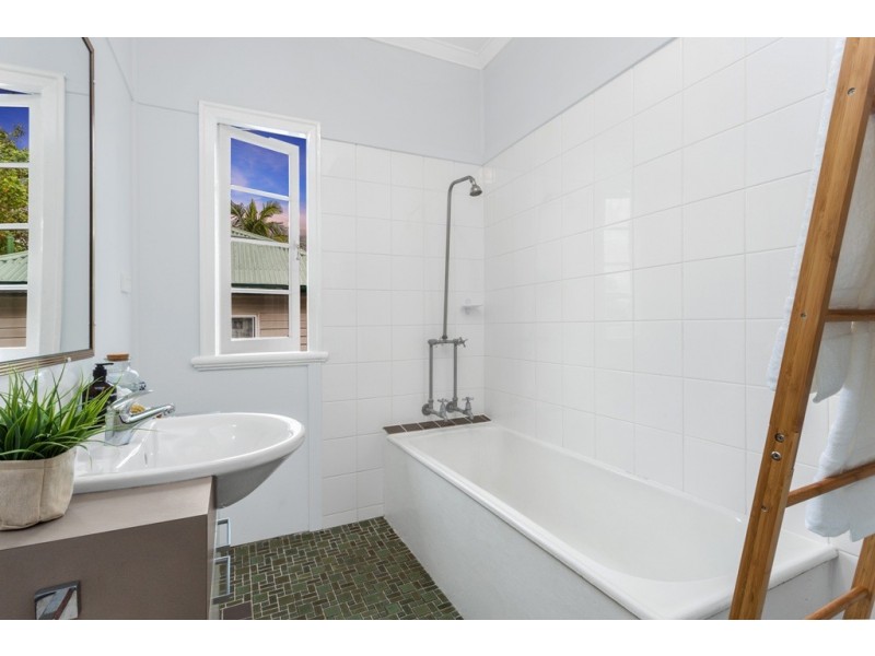 136 Clifford Street, Stafford Heights QLD 4053