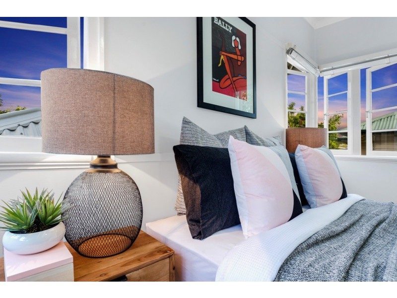 136 Clifford Street, Stafford Heights QLD 4053