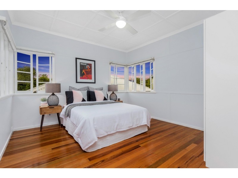 136 Clifford Street, Stafford Heights QLD 4053