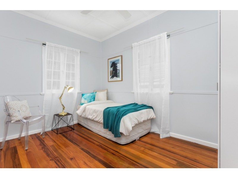 136 Clifford Street, Stafford Heights QLD 4053