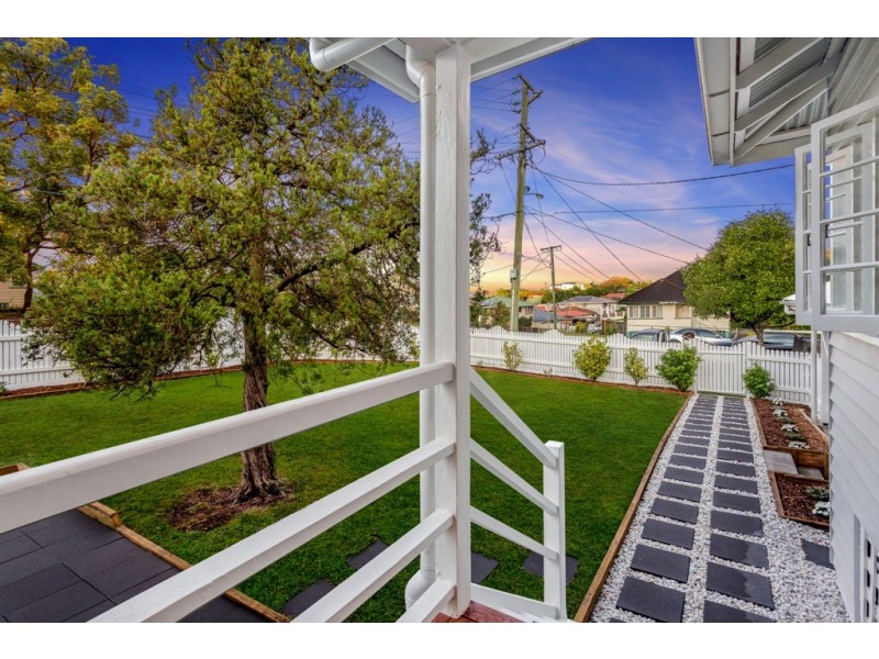 136 Clifford Street, Stafford Heights QLD 4053