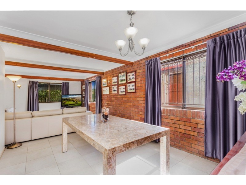 17 Lanchester Street, Stafford Heights QLD 4053