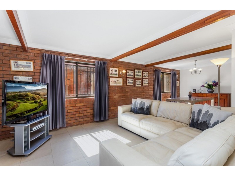 17 Lanchester Street, Stafford Heights QLD 4053