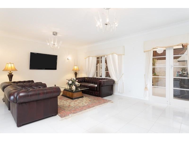 65 Lansdowne Street, Newmarket QLD 4051