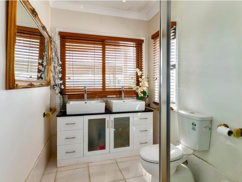 65 Lansdowne Street, Newmarket QLD 4051