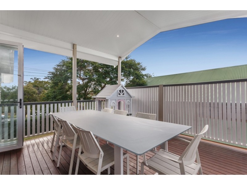 77 Eighth Avenue, Wilston QLD 4051