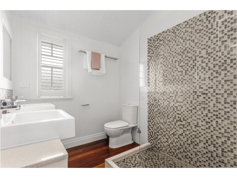 77 Eighth Avenue, Wilston QLD 4051