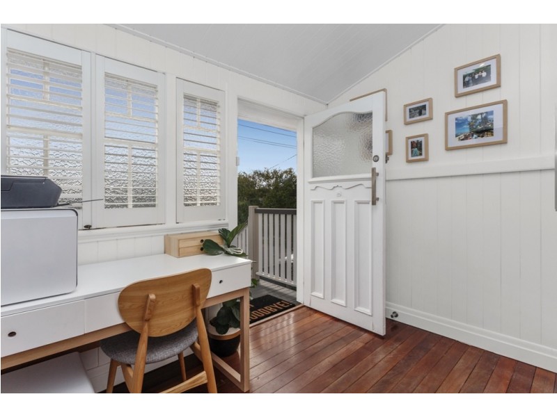 77 Eighth Avenue, Wilston QLD 4051