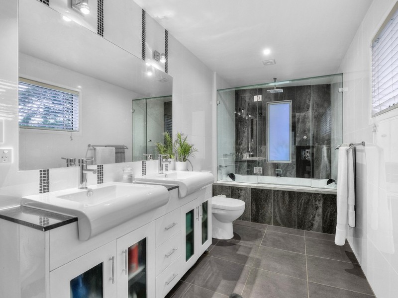 97 Lanham Avenue, Grange QLD 4051