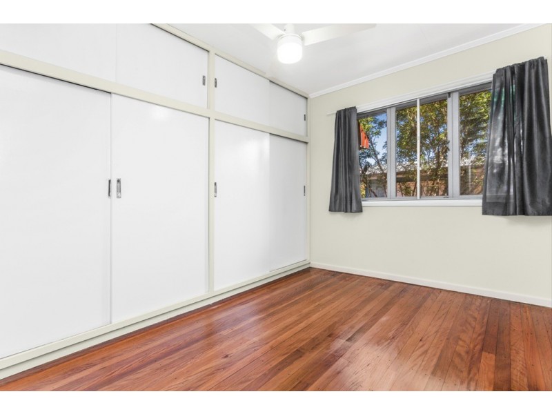 20 Rutherford Street, Stafford Heights QLD 4053