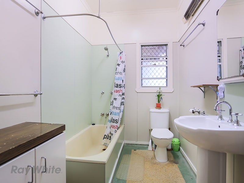 76 Reuben Street, Stafford QLD 4053