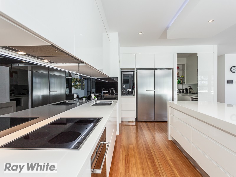 12 Dress Circle Court, Bridgeman Downs QLD 4035