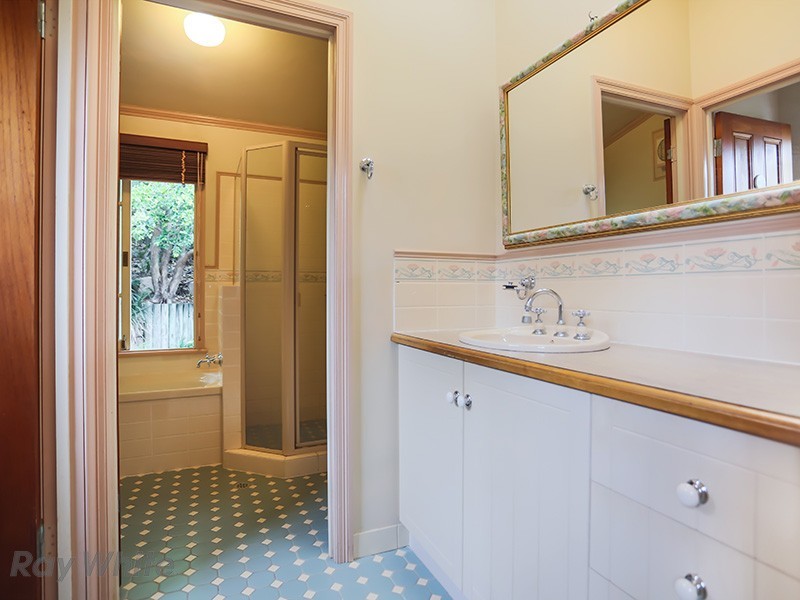 32 Dover Street, Wilston QLD 4051