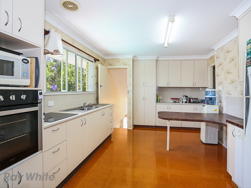 17 Fontaine Street, Stafford Heights QLD 4053