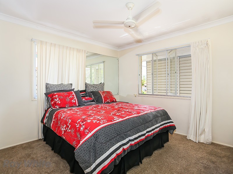 17 Fontaine Street, Stafford Heights QLD 4053