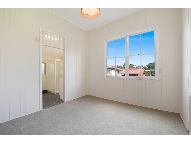 4 Inglis Street, Grange QLD 4051