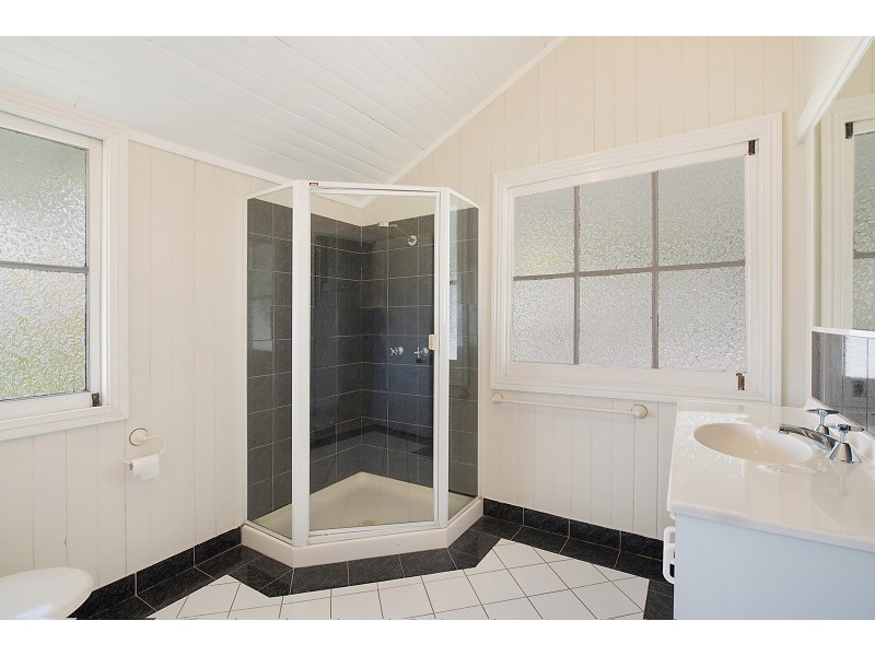 4 Inglis Street, Grange QLD 4051