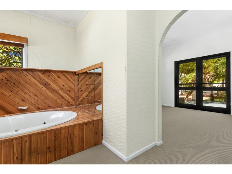 5 Halcyon Street, Wavell Heights QLD 4012