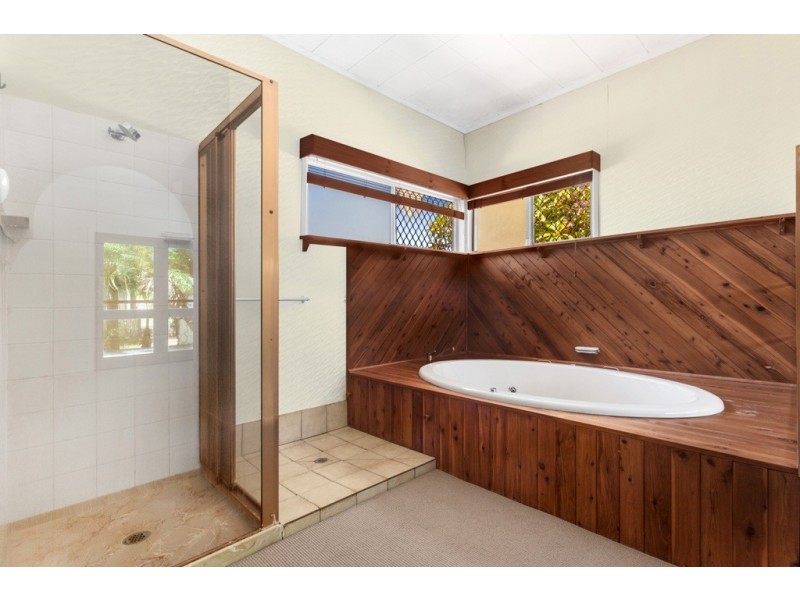 5 Halcyon Street, Wavell Heights QLD 4012