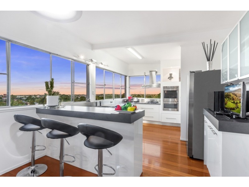 8 Koolewong Street, Stafford Heights QLD 4053