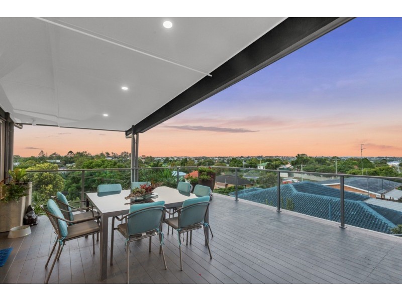 8 Koolewong Street, Stafford Heights QLD 4053