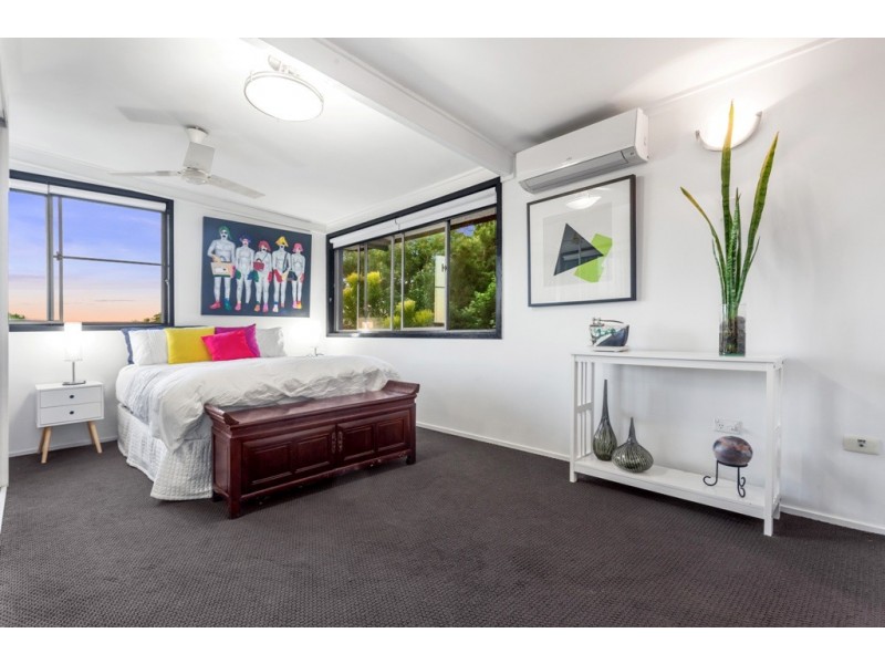 8 Koolewong Street, Stafford Heights QLD 4053