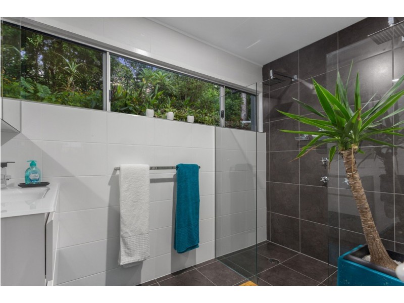 8 Koolewong Street, Stafford Heights QLD 4053