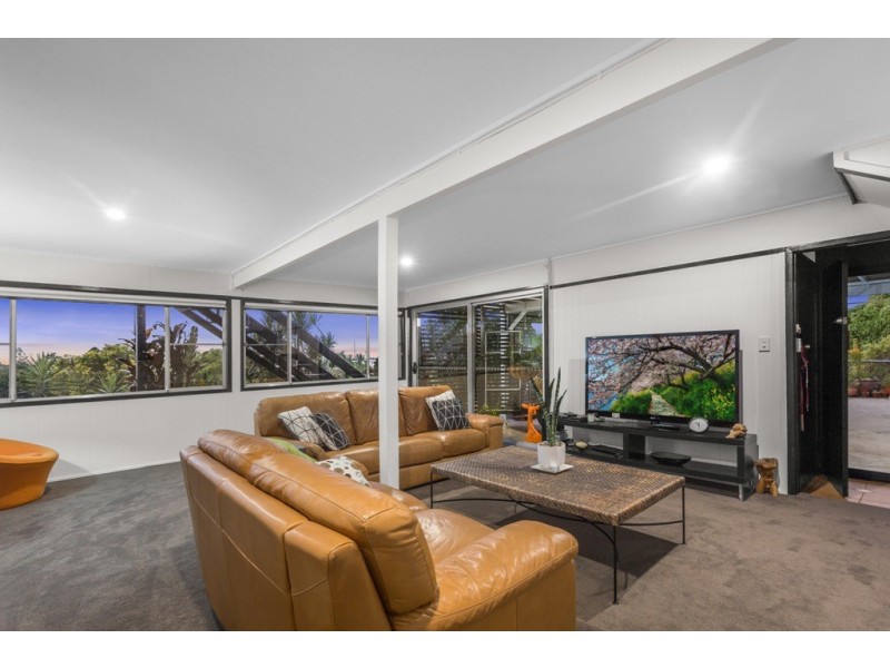 8 Koolewong Street, Stafford Heights QLD 4053