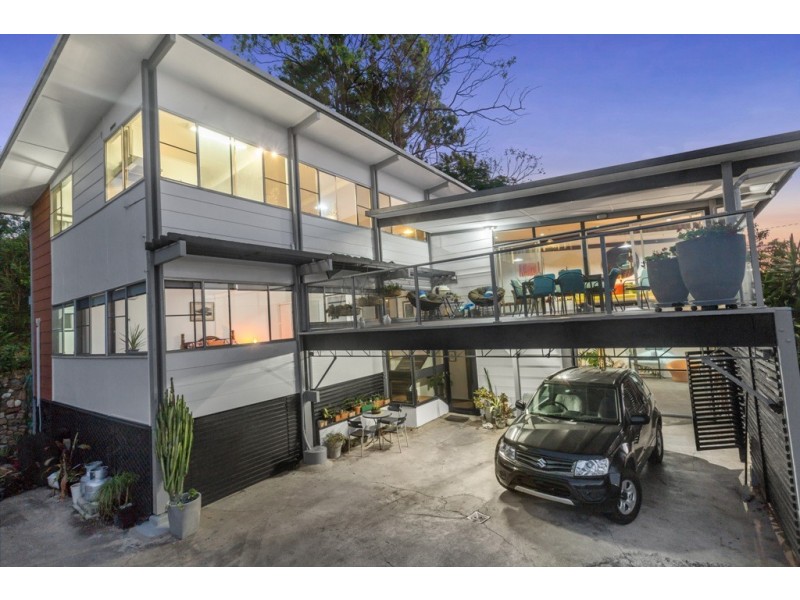 8 Koolewong Street, Stafford Heights QLD 4053