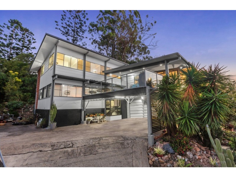 8 Koolewong Street, Stafford Heights QLD 4053