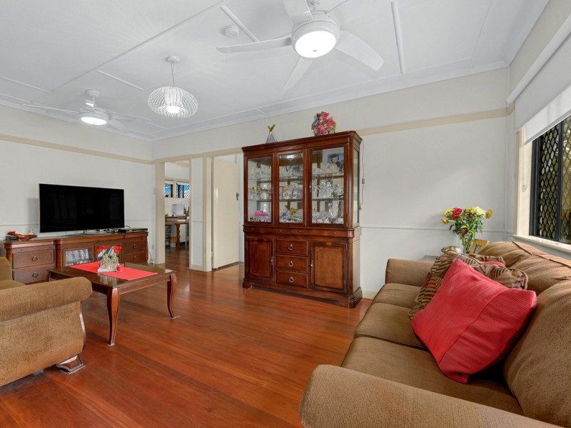 56 Eleventh Avenue, Kedron QLD 4031